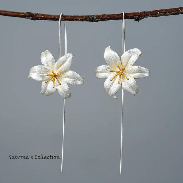 Sabrina`s Collection | Lily Flower Earrings