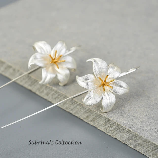 Sabrina`s Collection | Lily Flower Earrings