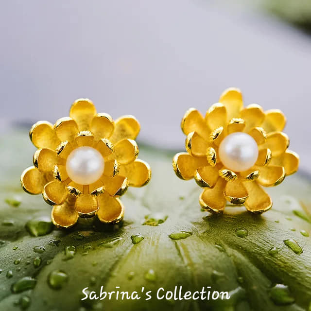 Sabrina`s Collection | Natural Pearl Stud  Earrings