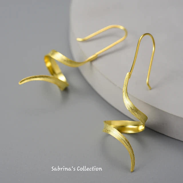 Sabrina`s Collection | Curved Line Drop  Earrings