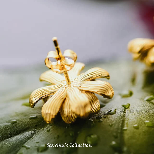 Sabrina`s Collection | Natural Blooming Stud  Earrings