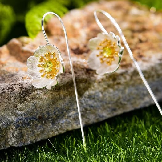 Sabrina`s Collection | Blooming Anemone Drop Flower  Earrings