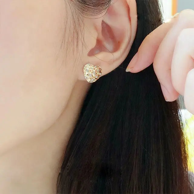 Sabrina`s Collection | 18K Gold Heart Stud Earrings